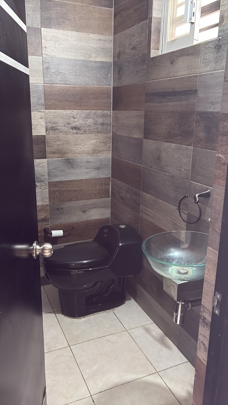 SE RENTA CASA - 3 habitaciones con clima